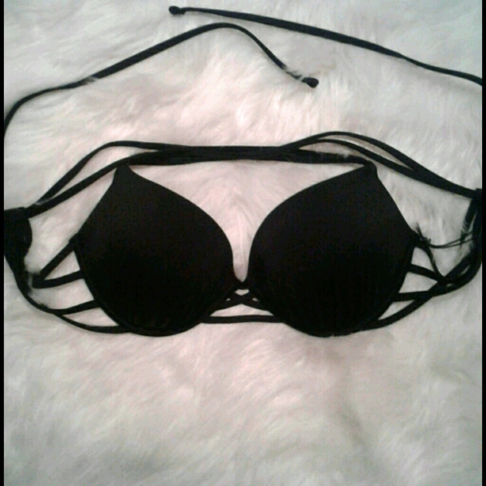 Shade & Shore Black Bikini Top.